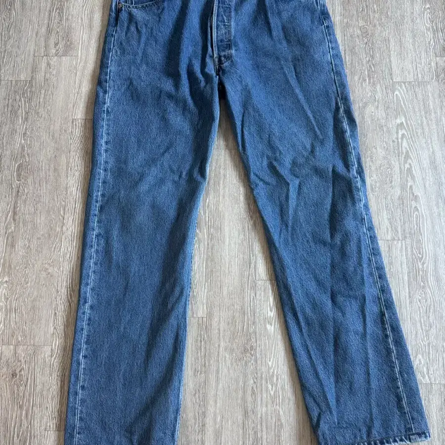 Levis 501 vintage 90s made in canada