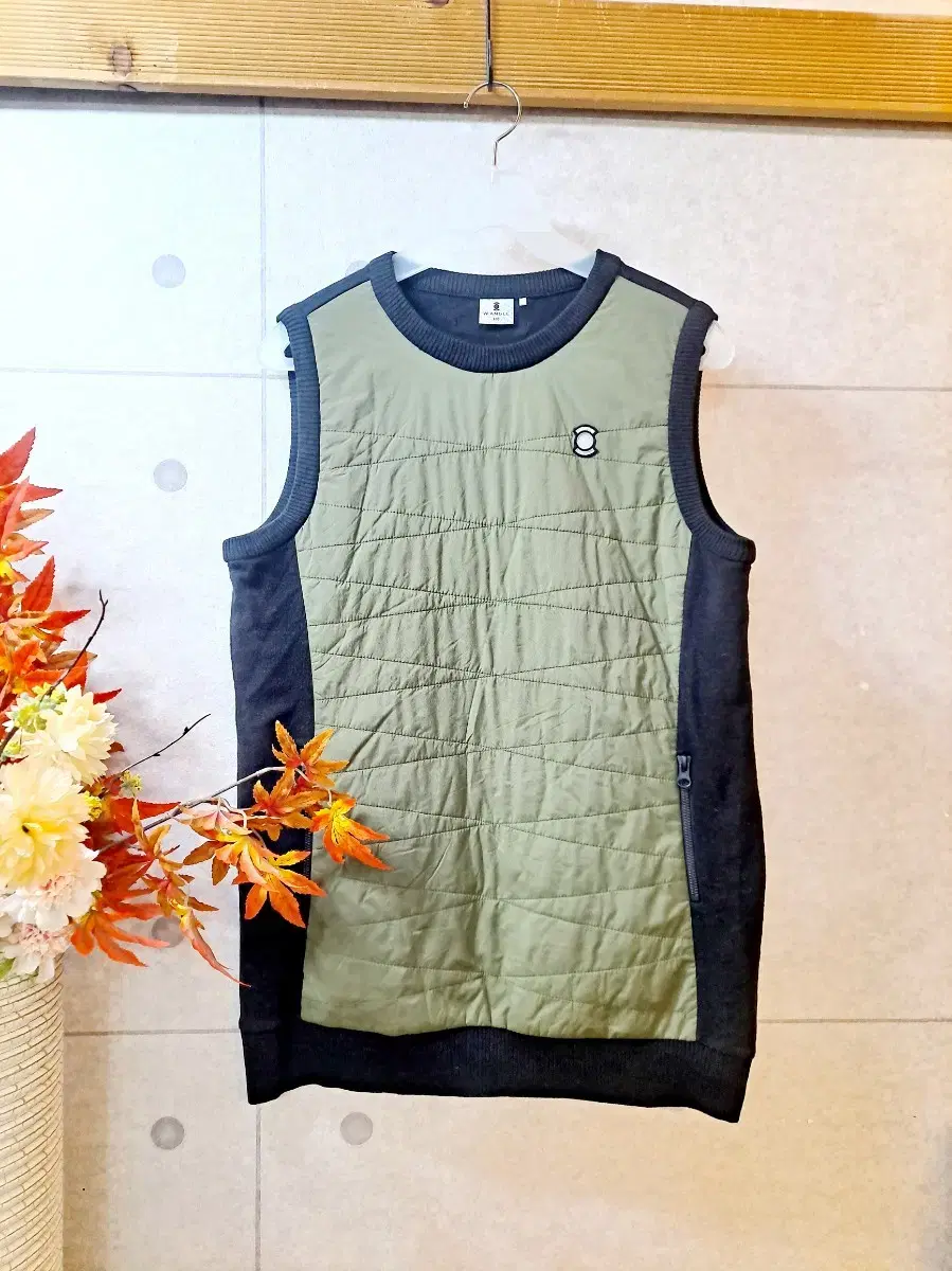 Wide-Angle Golf Vest