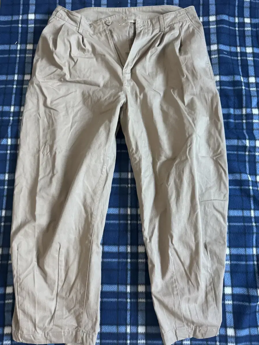 Unisex Standard Wide-Fit Chino Pants