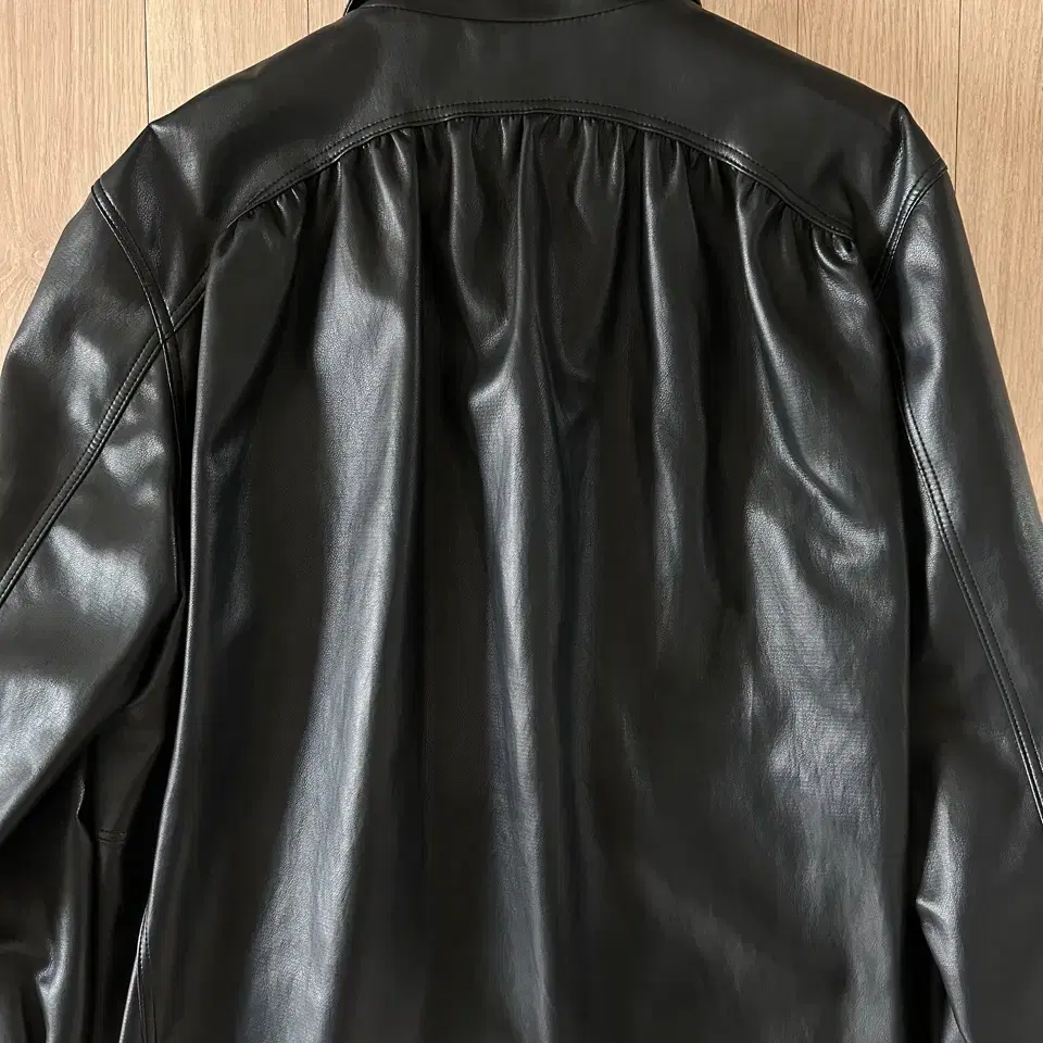 베르센트 셔링 레더 자켓 Shirring leather jacket