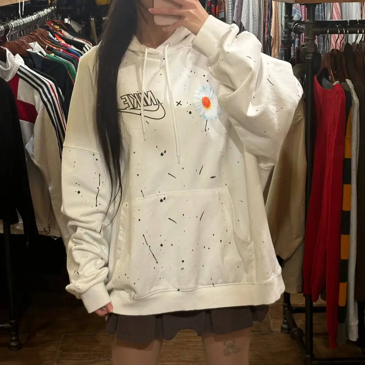 [HI] NIKE Nike White Daisy Printed Hoodie (L)