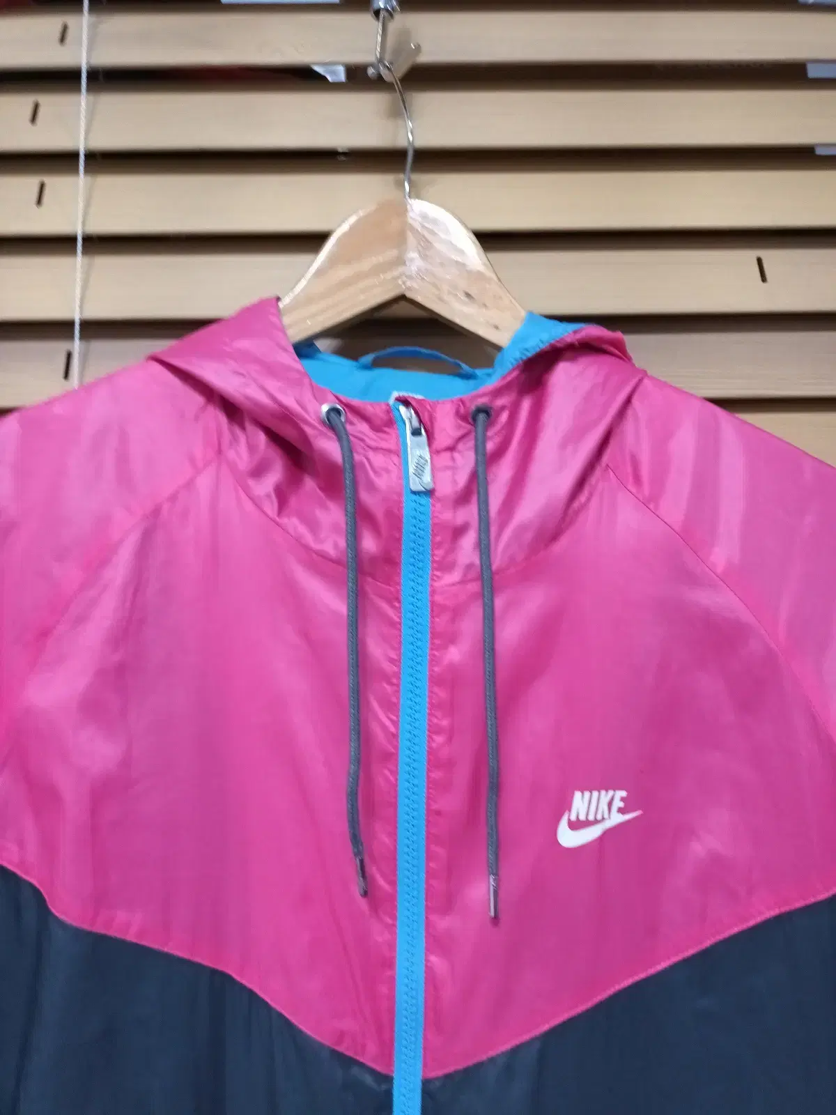 Nike WindrunnerWindproof 100Size 175/92A