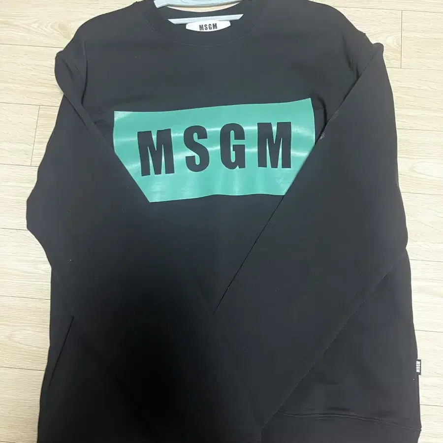 MSGM 빅로고 맨투맨