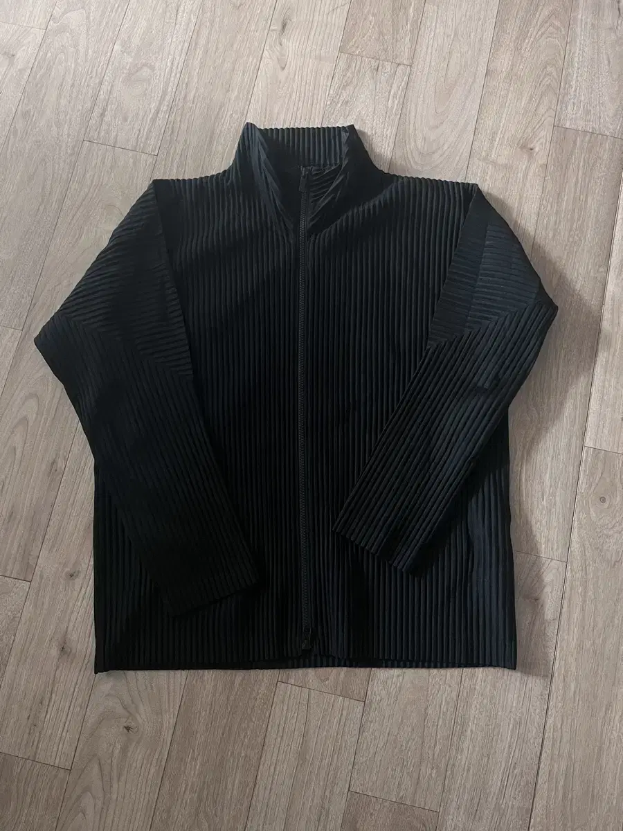 Issey Miyake Homme Plissé Zip-up Black 3