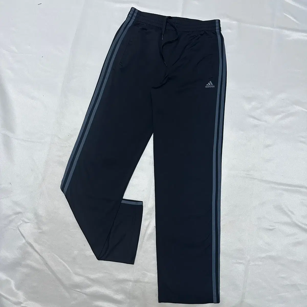 [95] Adidas Woven Track Pants Full Shop