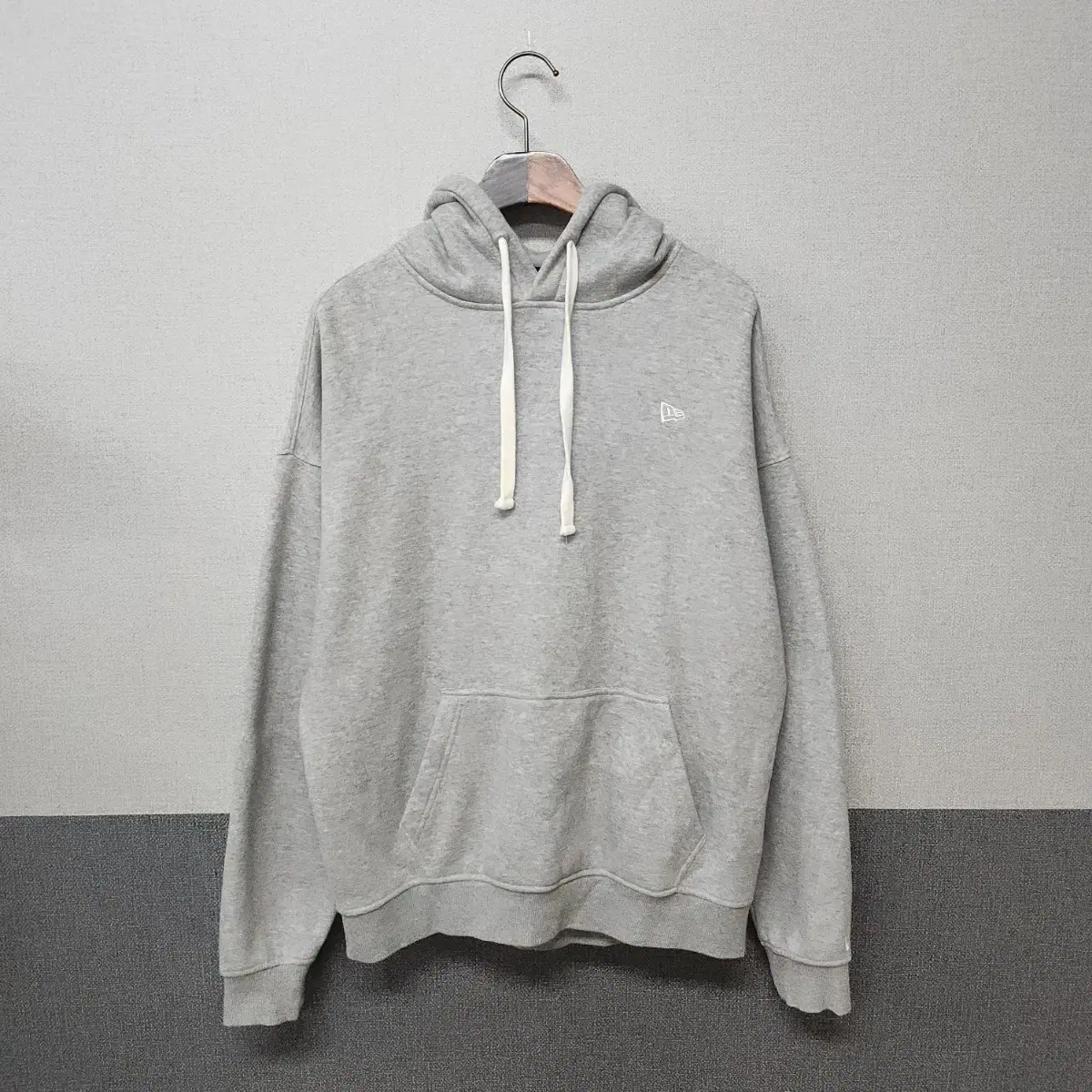 100) New Era Men's Brushed Hoodie Tops