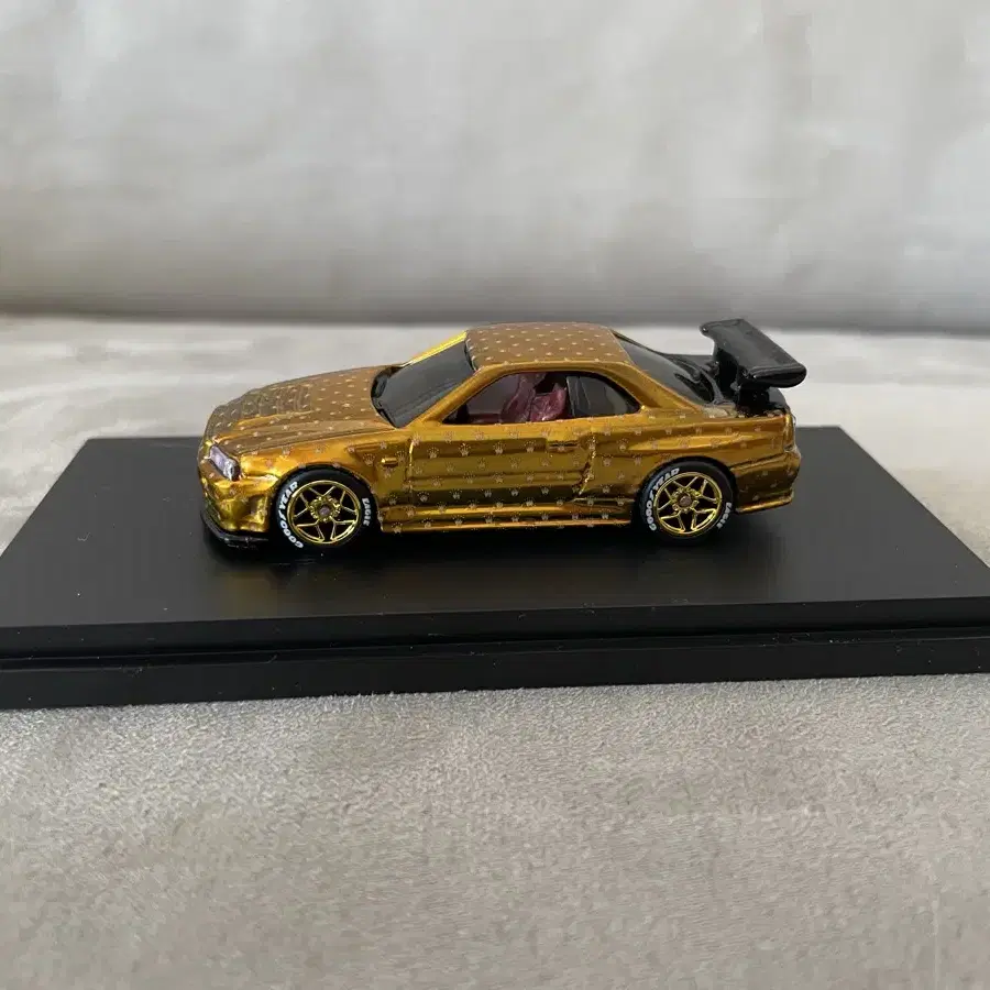 핫휠 r34 gold custom