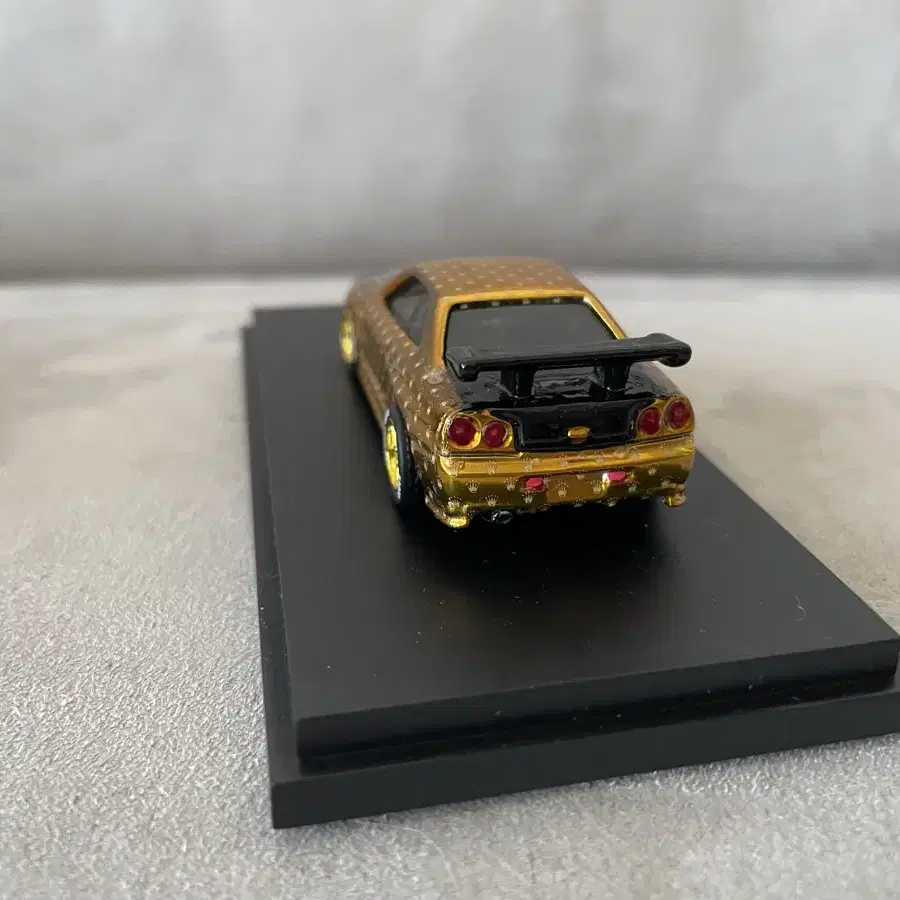 핫휠 r34 gold custom