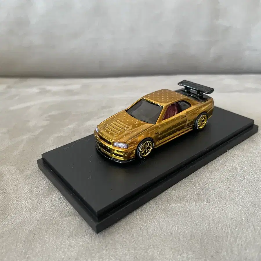 핫휠 r34 gold custom