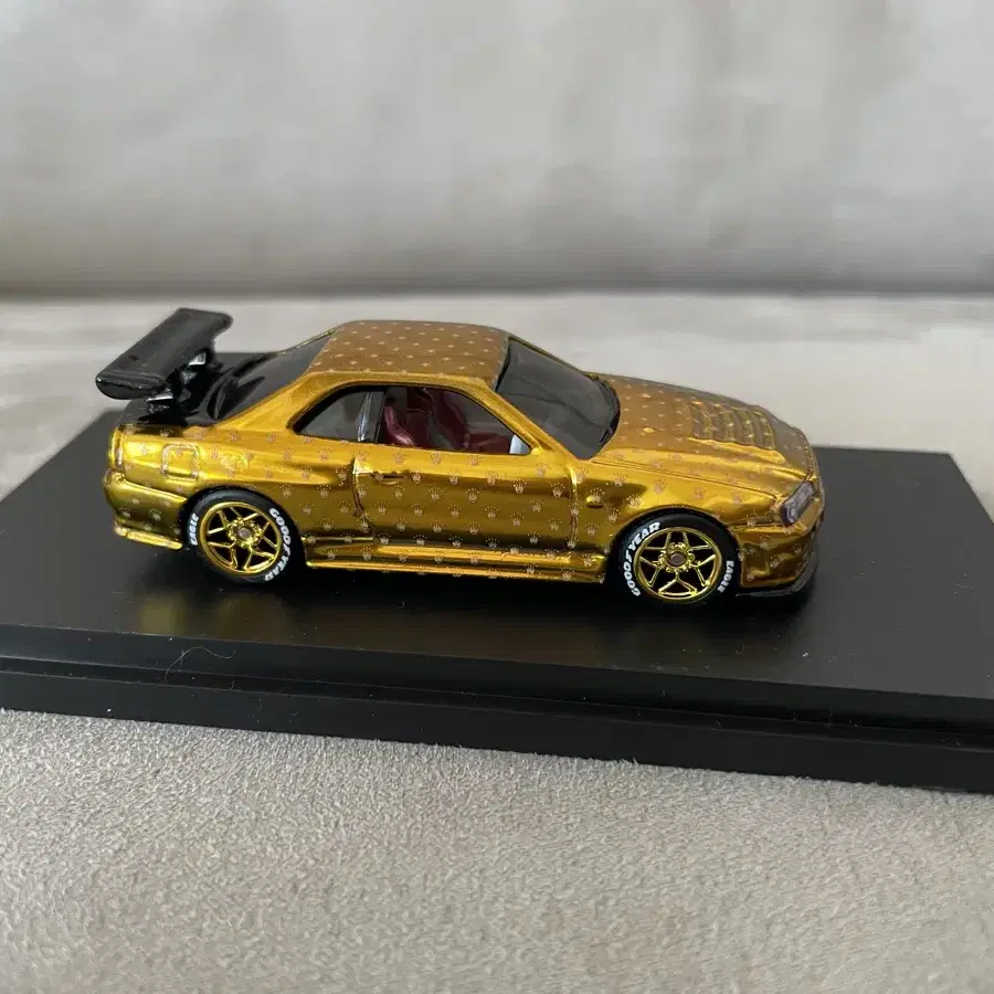 핫휠 r34 gold custom