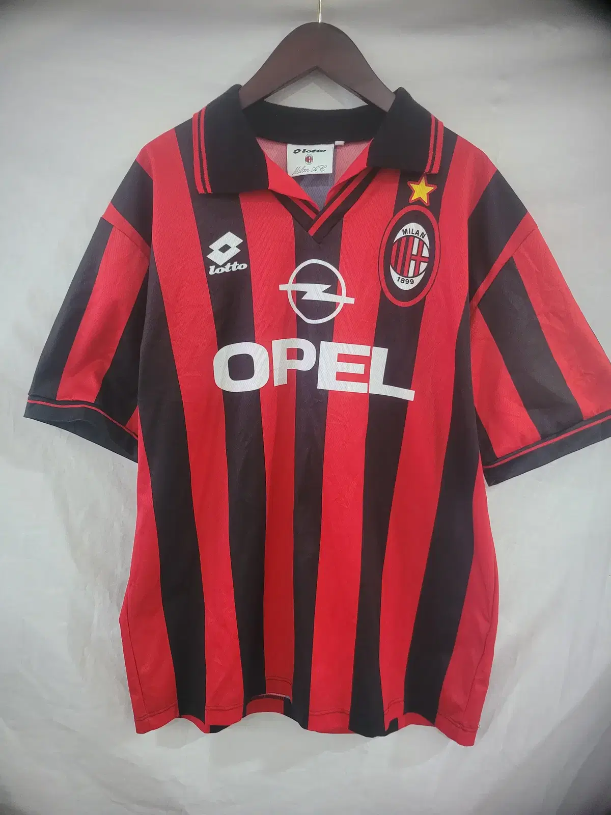 95-96 AC Milan Home Shirt Large LOTTO