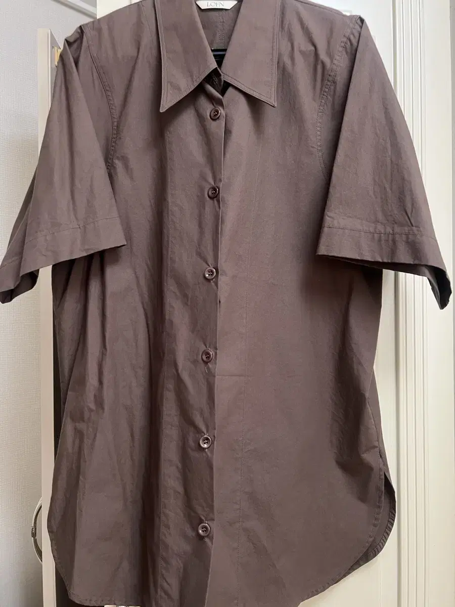 Brown short sleeve shirt