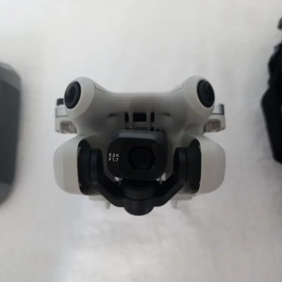 dji 매빅 미니4프로 rc2 플라이모어콤보 케어 추가 팝니다