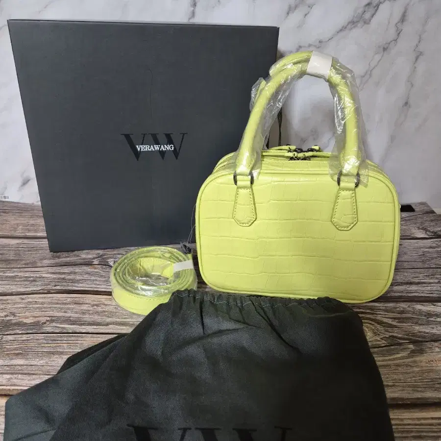 VERA WANG 크로커백 그리너리