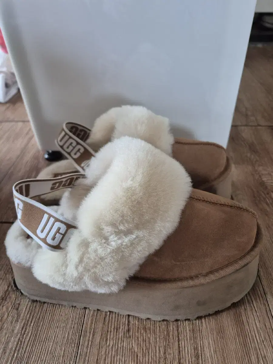 UGG 여성 어그 슬리퍼 펀케트