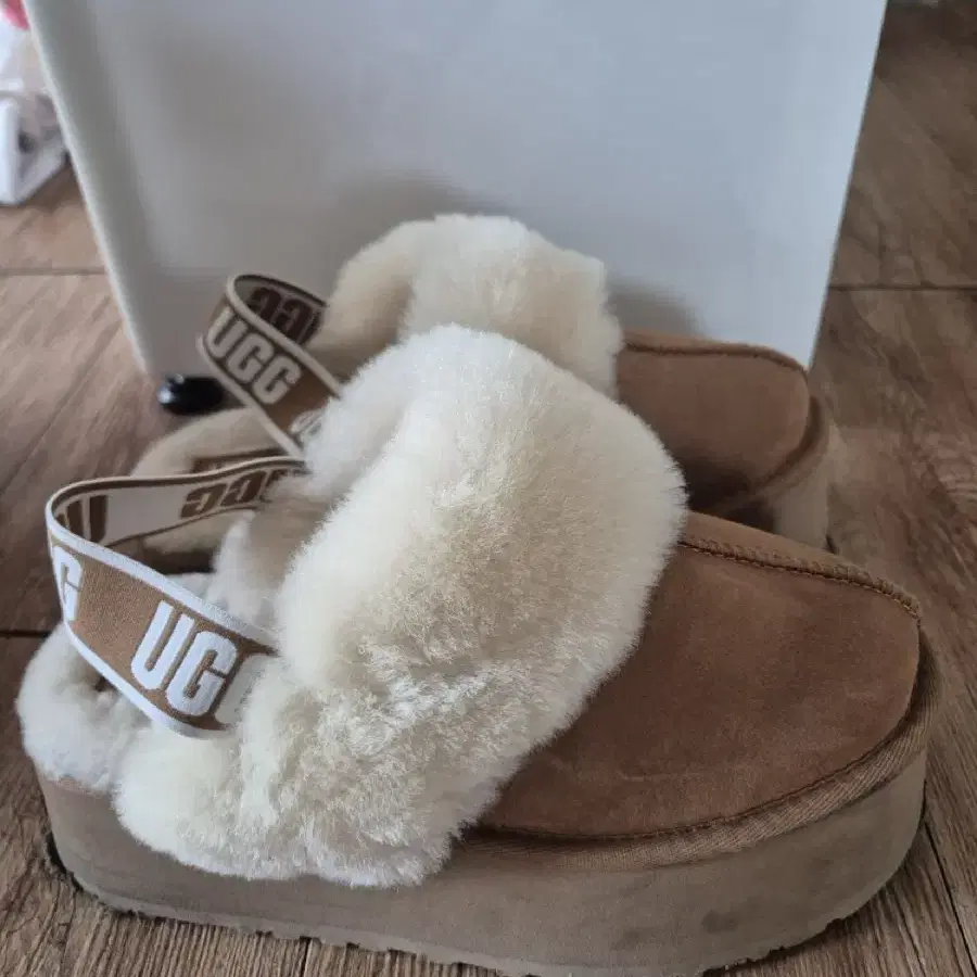 UGG 여성 어그 슬리퍼 펀케트