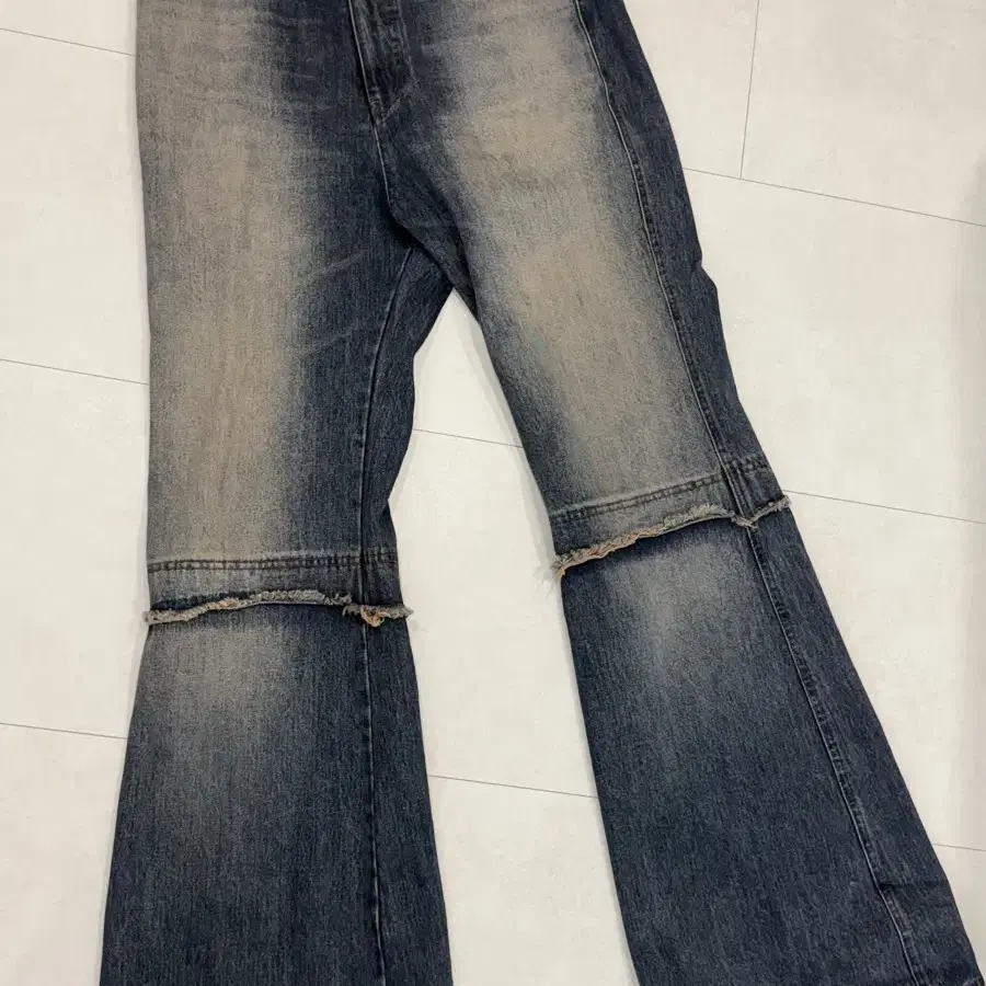 2)omo Layered Flared Jean - Mud Blue 팝니다