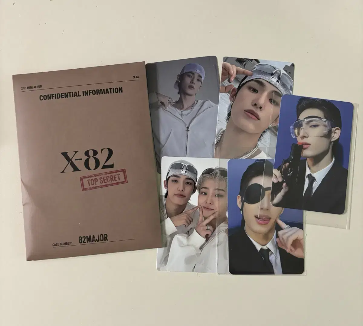 82major 82major Yoon Yeechan album pre-order benefit photocard sets