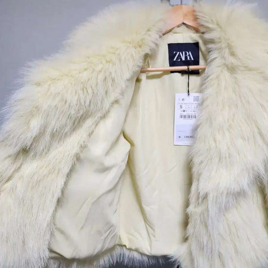 [새상품]S 자라 ZARA 페이크 퍼 faux 숏 자켓