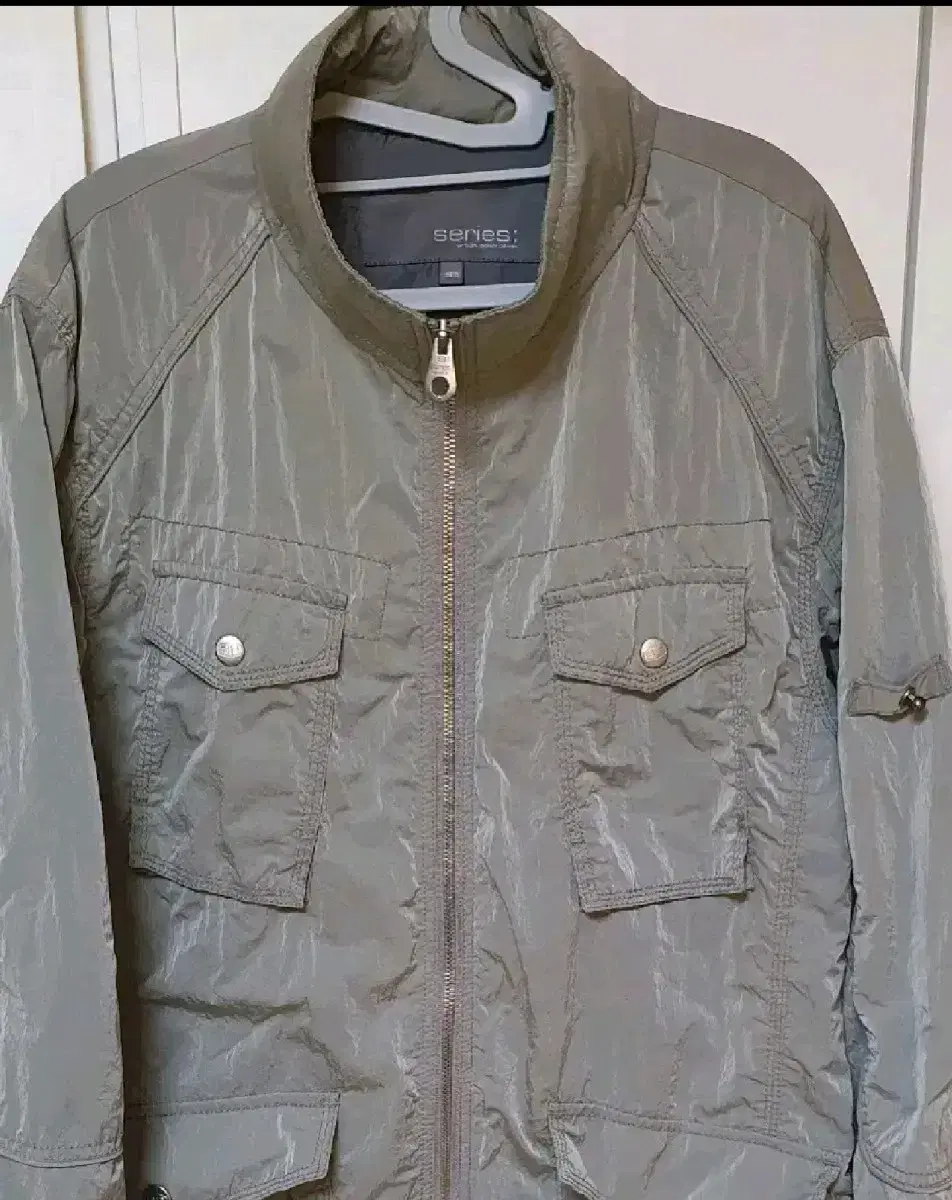 Series Jumper 105Size 105ConditionsGood conditionZipper openHat is there