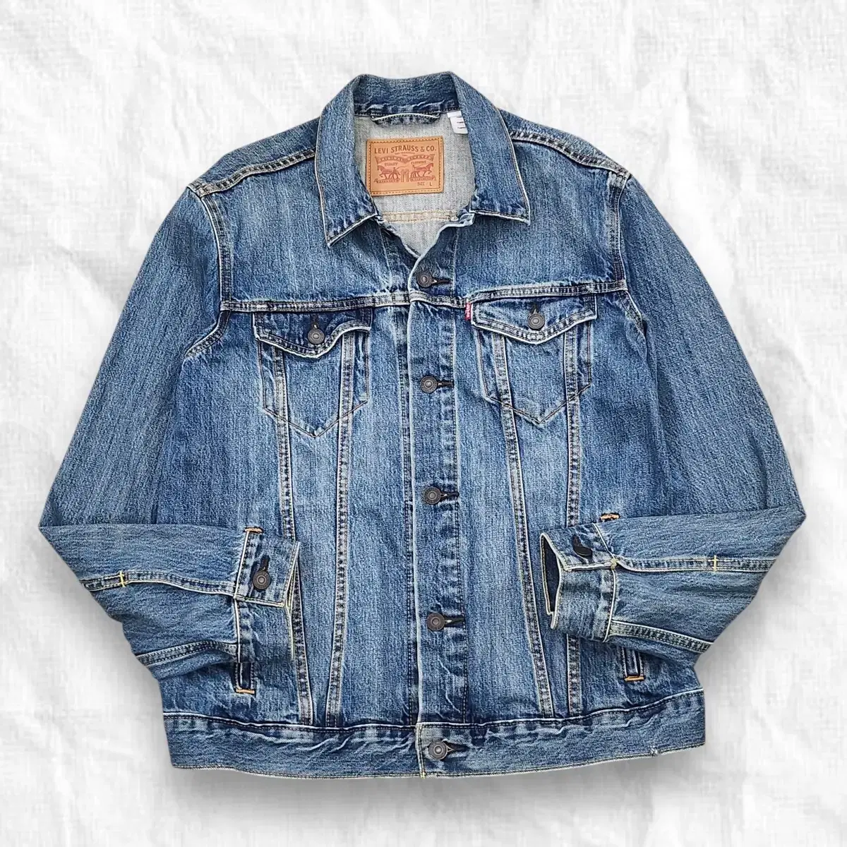 [L] Levi's Vintage Denim Trucker Jacket