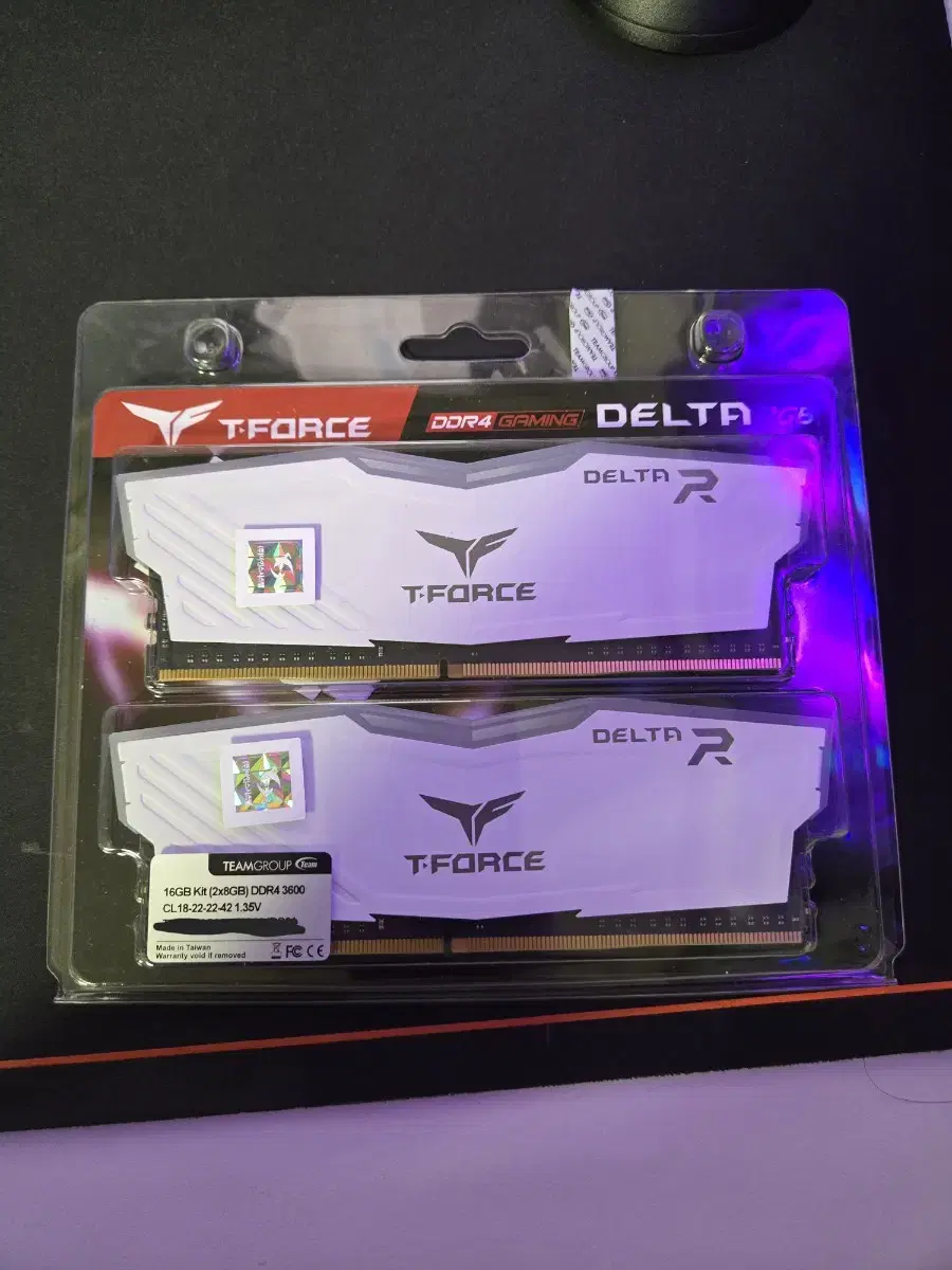 팀그룹 ddr4 16gb(8gb x 2ea) 3600 cl18 박스풀