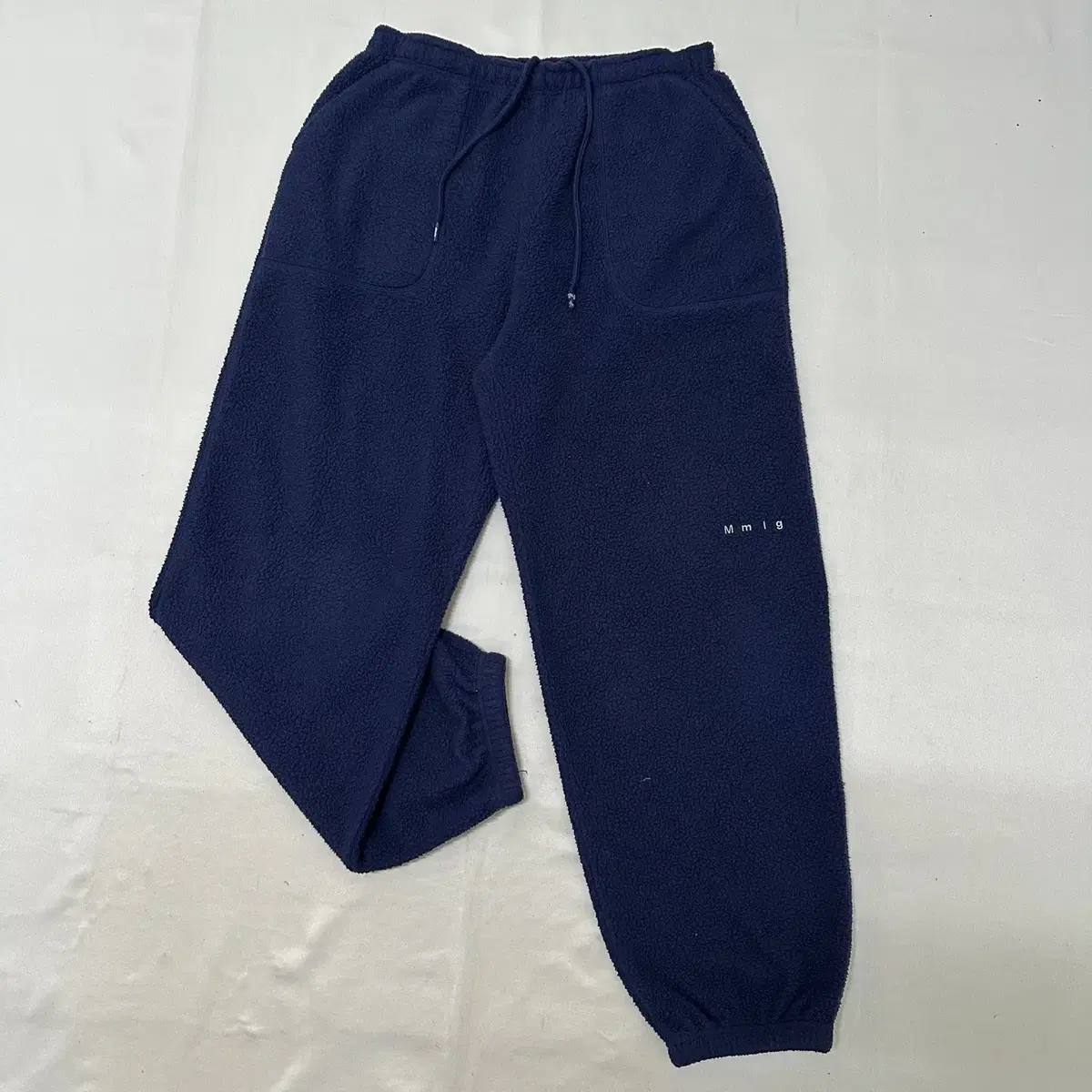 [L] Mmlg Furless Fleece Jogger Pants Manhwa Shop