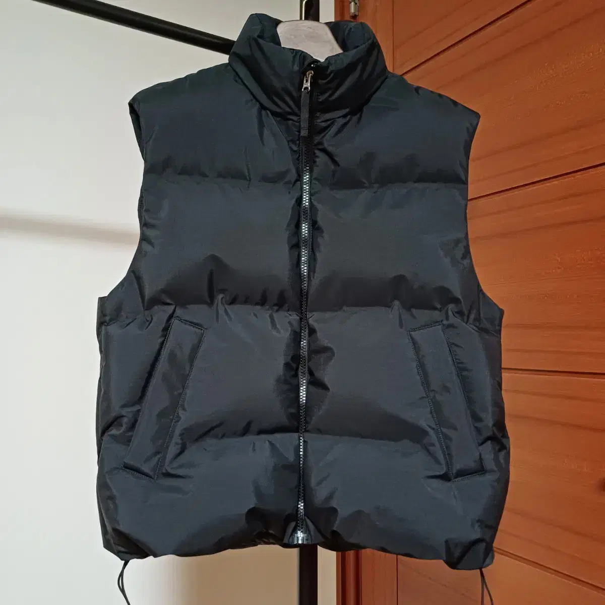 H&M Water-repellent and windproof padded vest size M