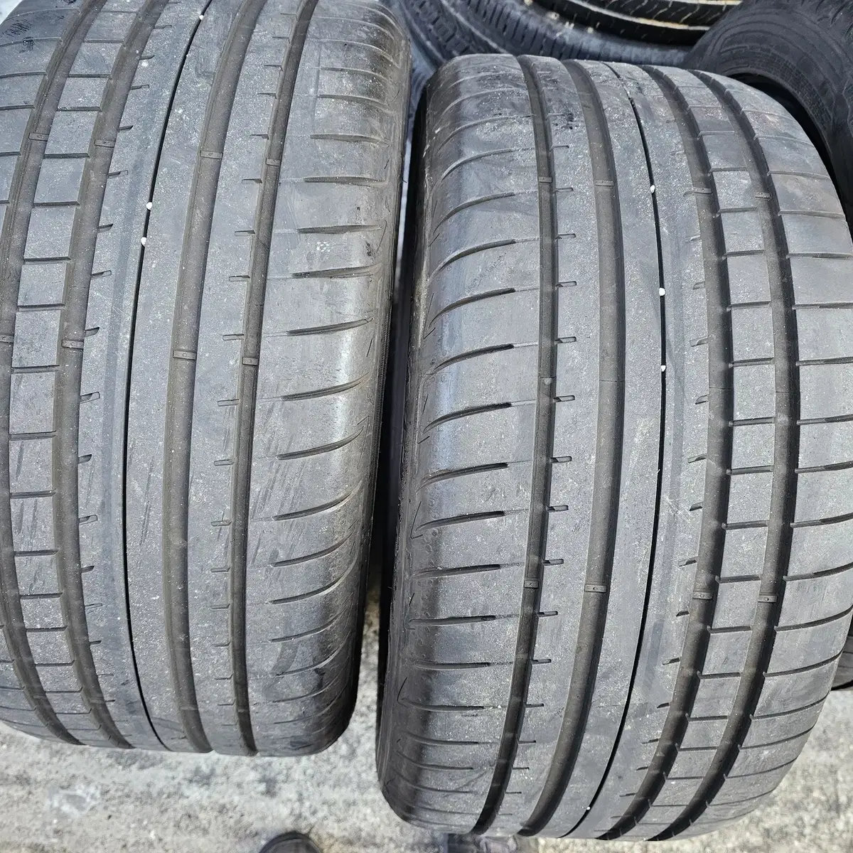 245/45R18,  275/40R18  BMW 벤츠  런플랫타이어 4본