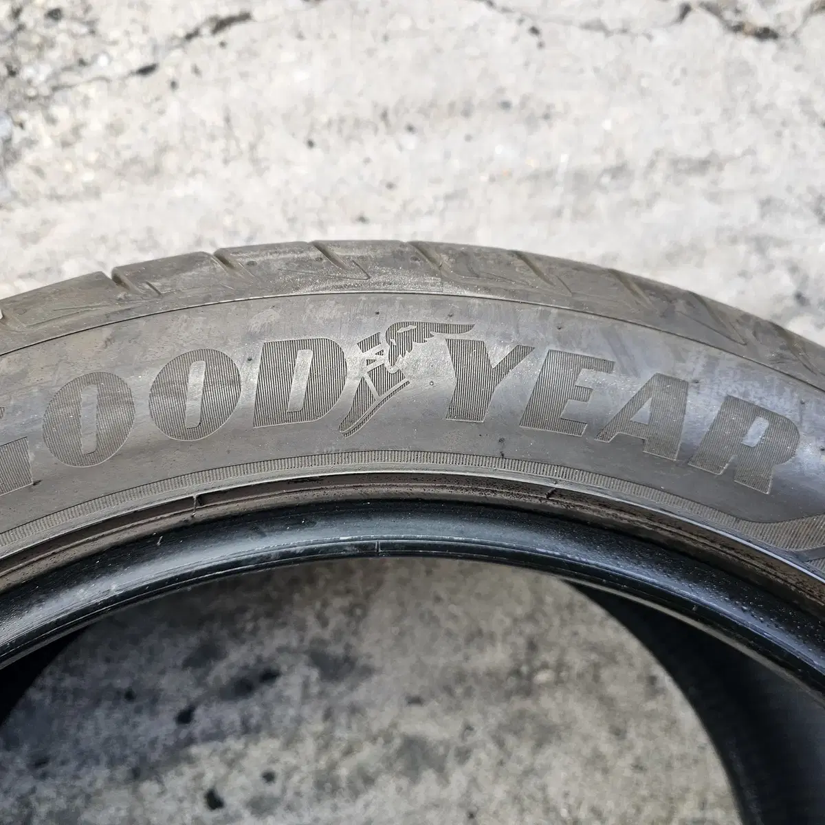 245/45R18,  275/40R18  BMW 벤츠  런플랫타이어 4본