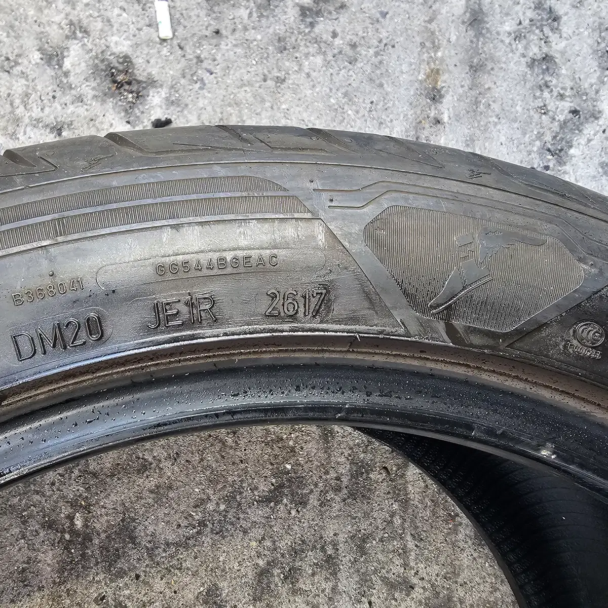 245/45R18,  275/40R18  BMW 벤츠  런플랫타이어 4본