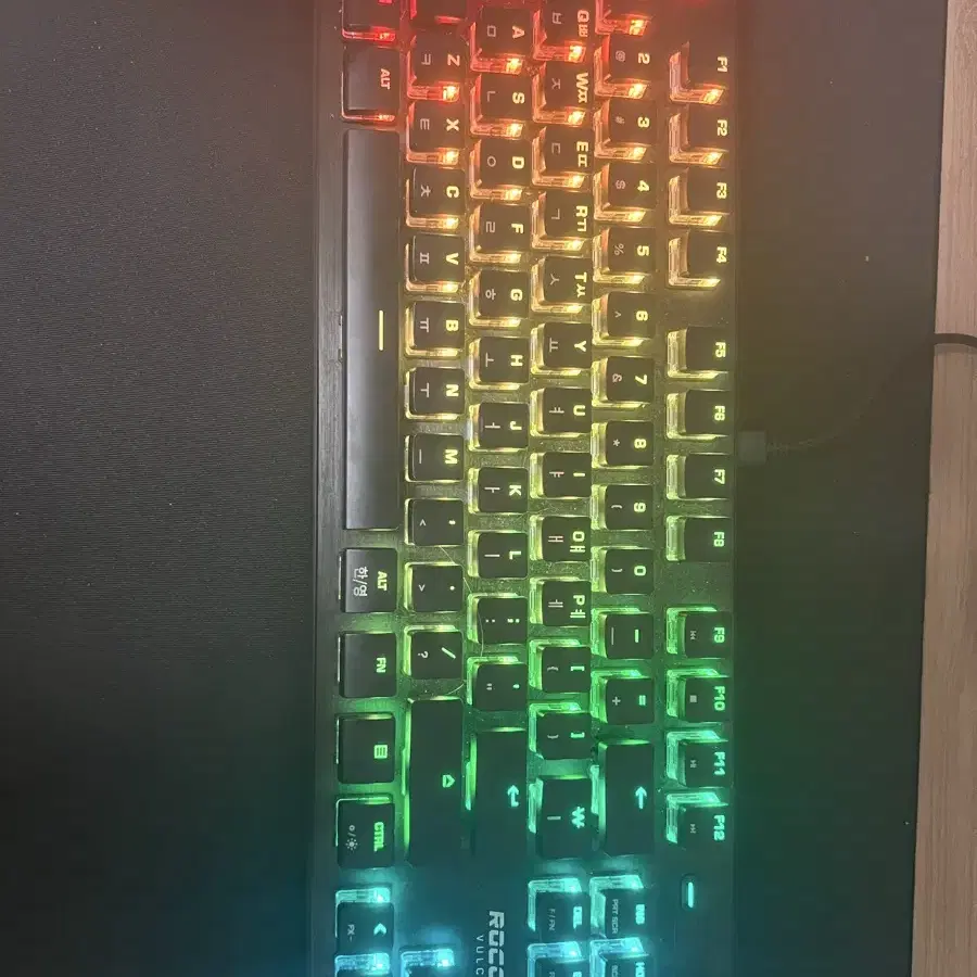 로캣 vulcan tkl pro 키보드