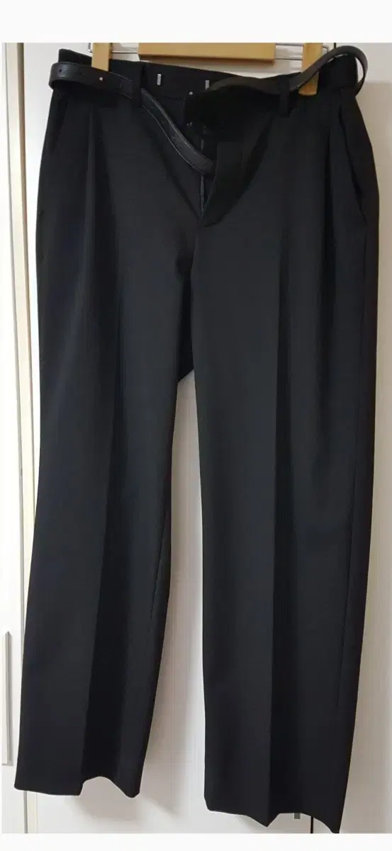 Gentleman's Standard Wide Hidden Banding Crop Slacks [Black] for Men