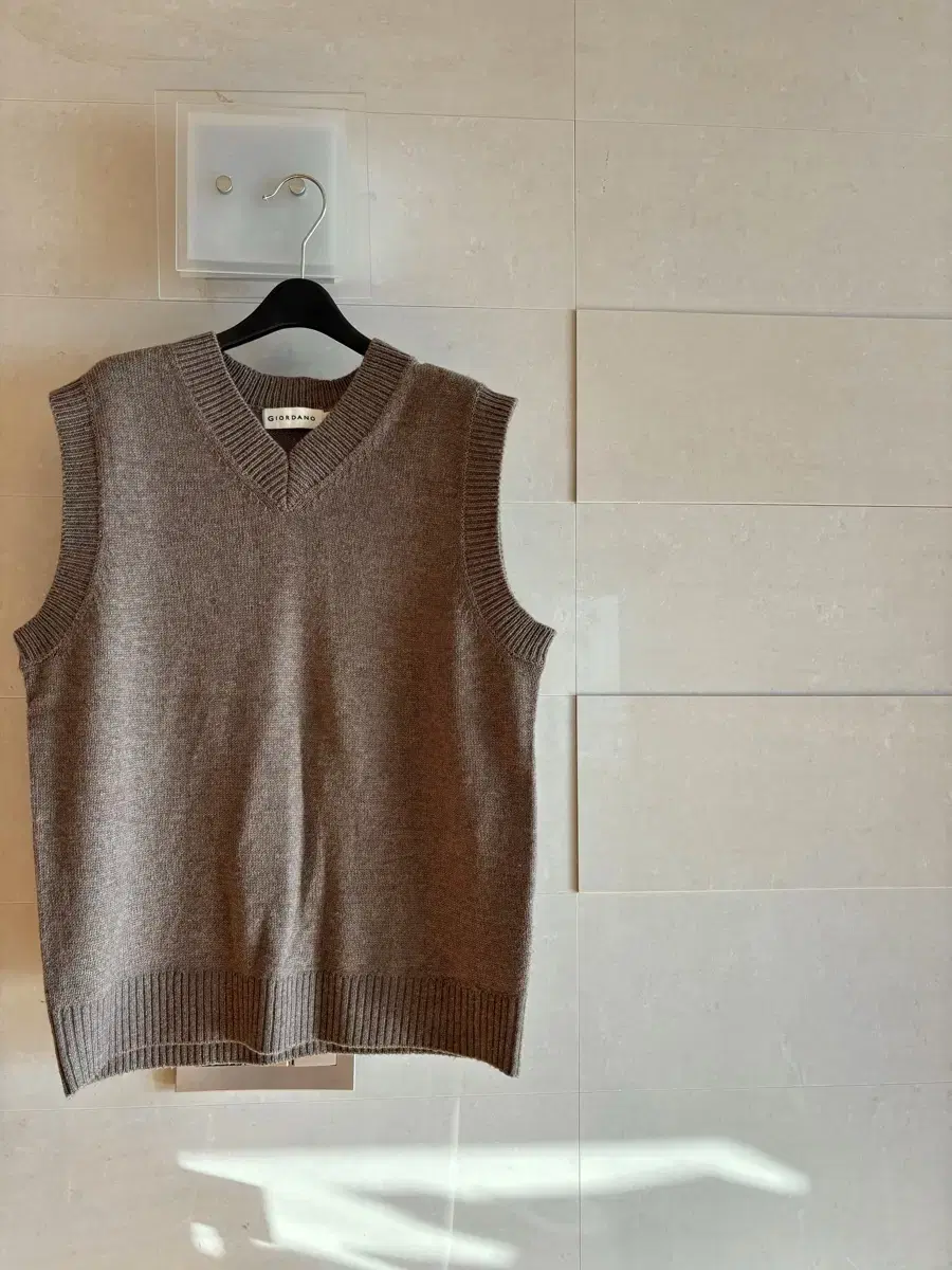 Giordano Knitted Vest Cocoa Brown Publicm