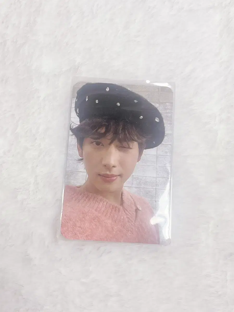 Im Siwan fan con beret photocard poka