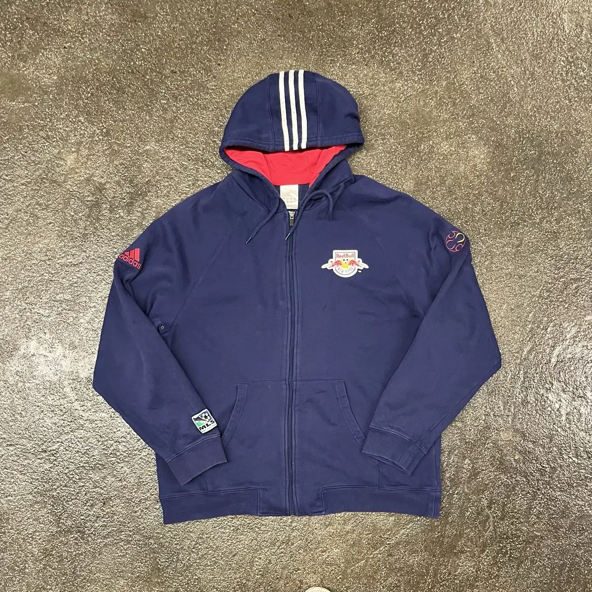 00s Adidas redbull hoodie zip-up (105-110)