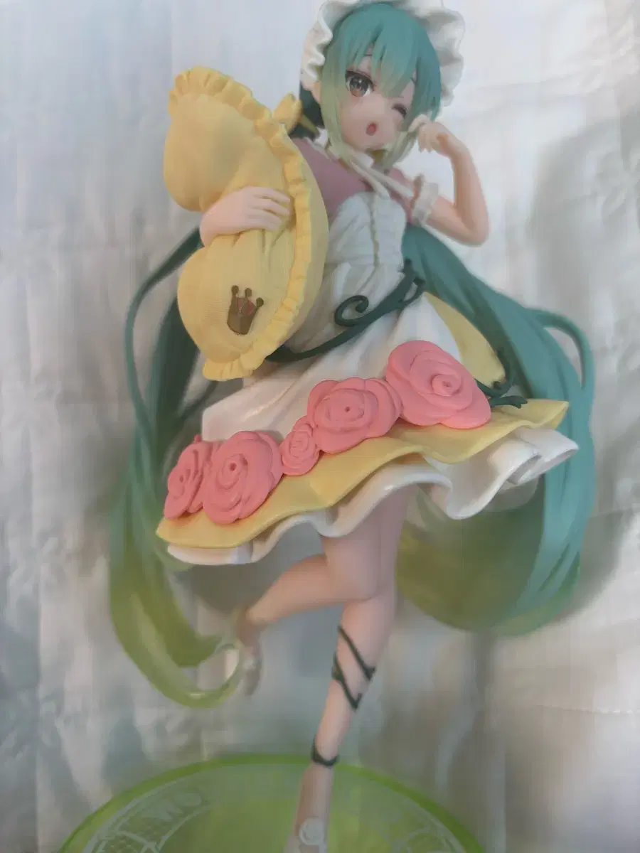 Taito Sleeping Beauty Miku Figures