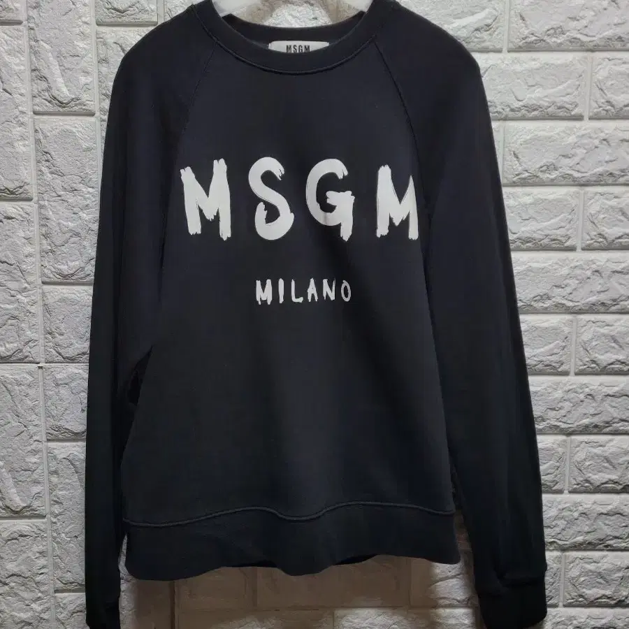 MSGM 밀라노 블랙 맨투맨L