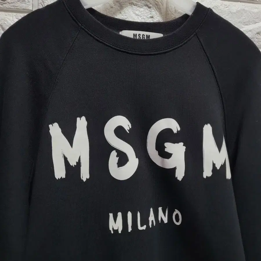 MSGM 밀라노 블랙 맨투맨L