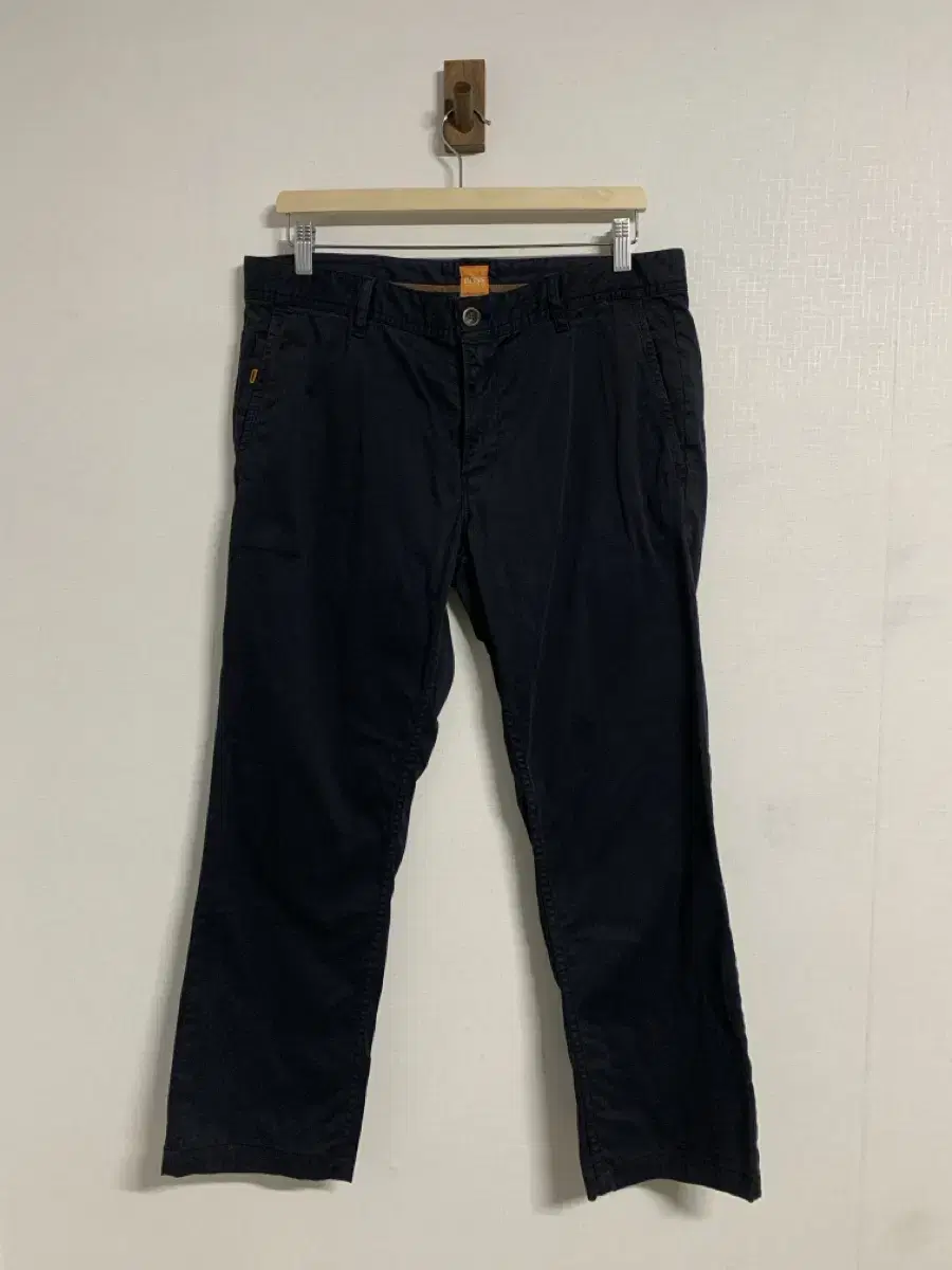 [34] Hugo Boss Orange Label Chino Pants