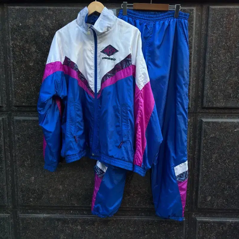 UMBRO Old School Track Setup with Umbro (upper and lower sets)