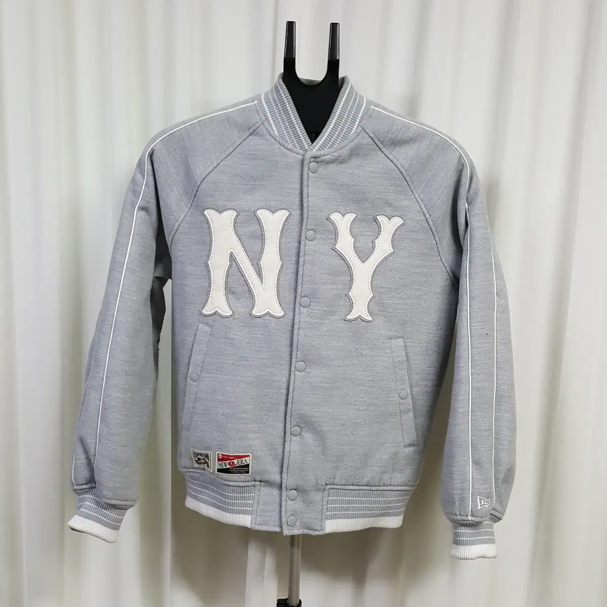 New Era Quilted Varsity Jacket Size 95 Oilcloth