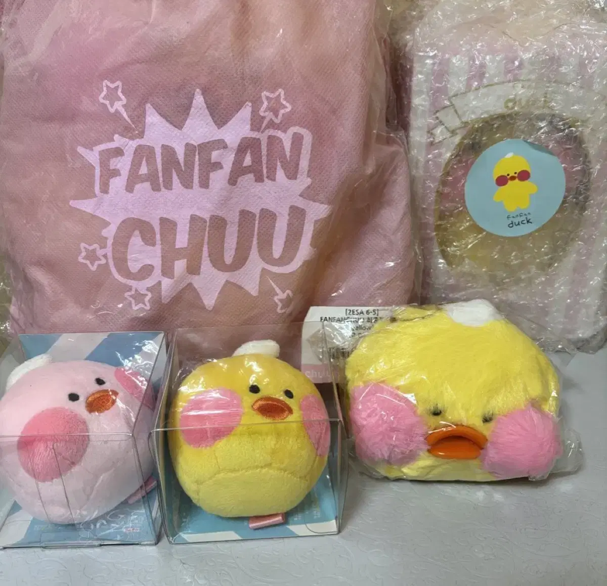 Bunbunduck, chuu collaboration Bunbunchu (Panpanchu) final boss , Bunbunduck hand warmer stereoscopic face