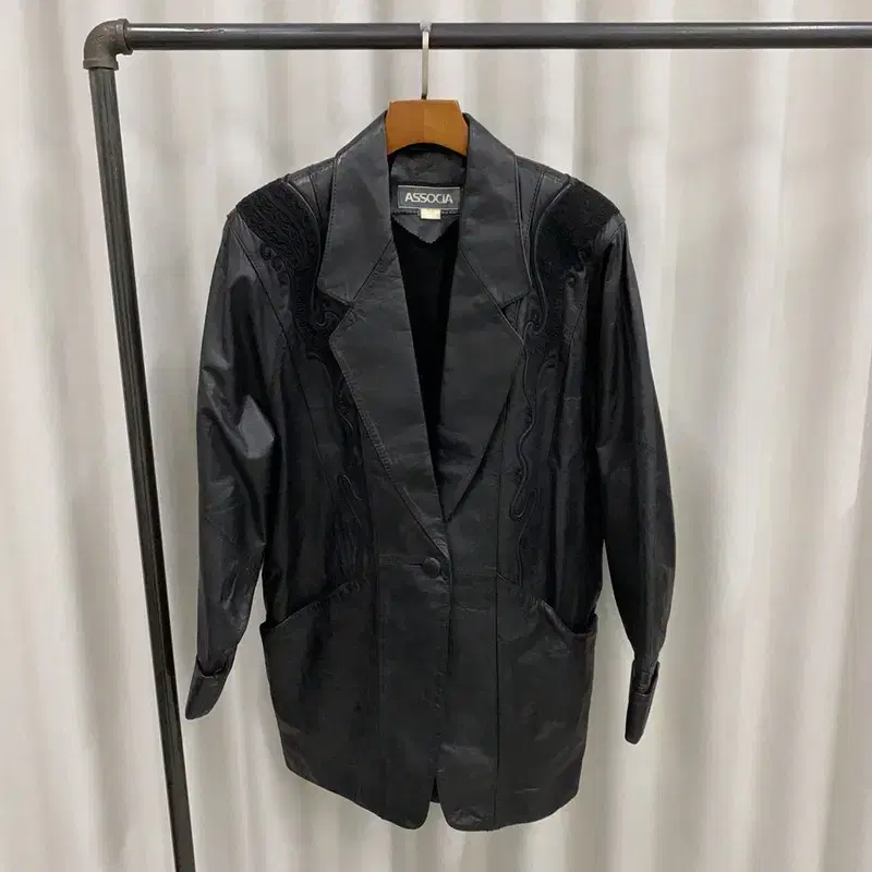 Vintage black cowhide blazer 100 A07443