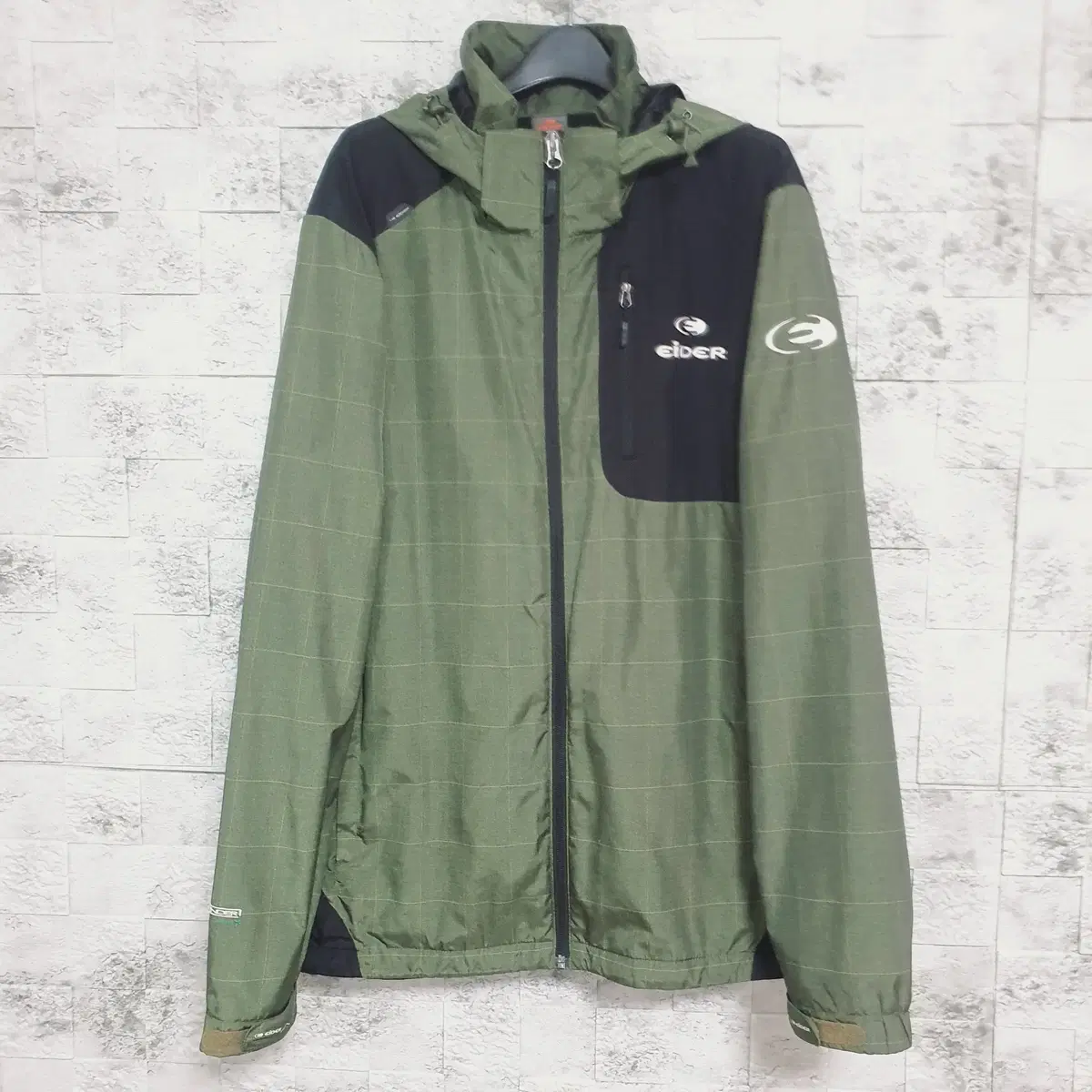 Eider Windbreaker Hooded Jumper