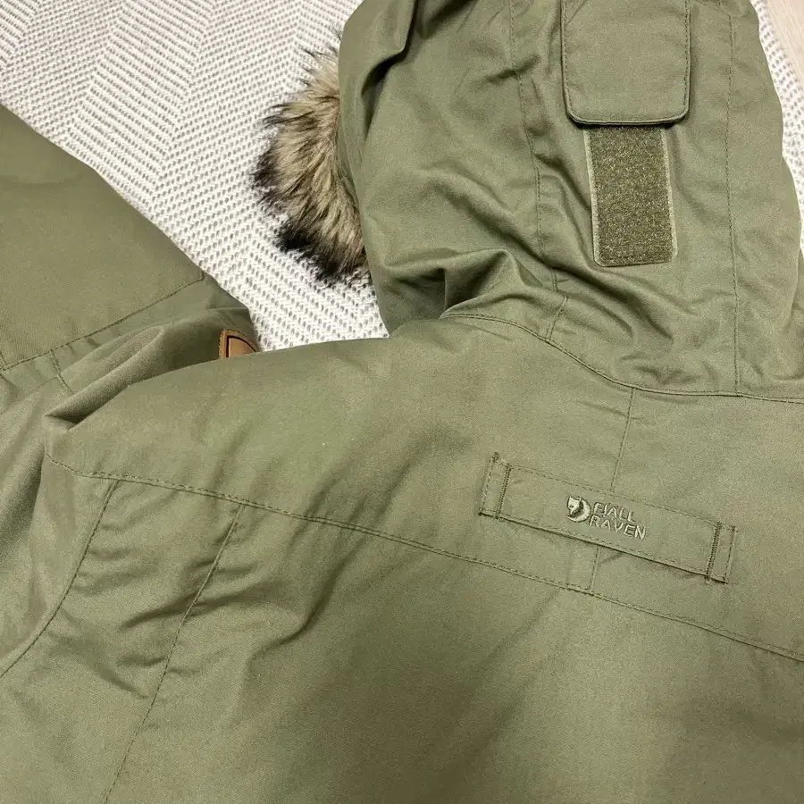 피엘라벤 Fjallraven 바렌츠 파카 야상패딩 여성용 XXS (