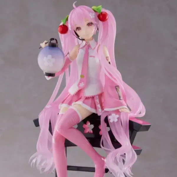 (in-kind) Vocaloid sakura sells Hatsune Miku Light Lantern ver figure