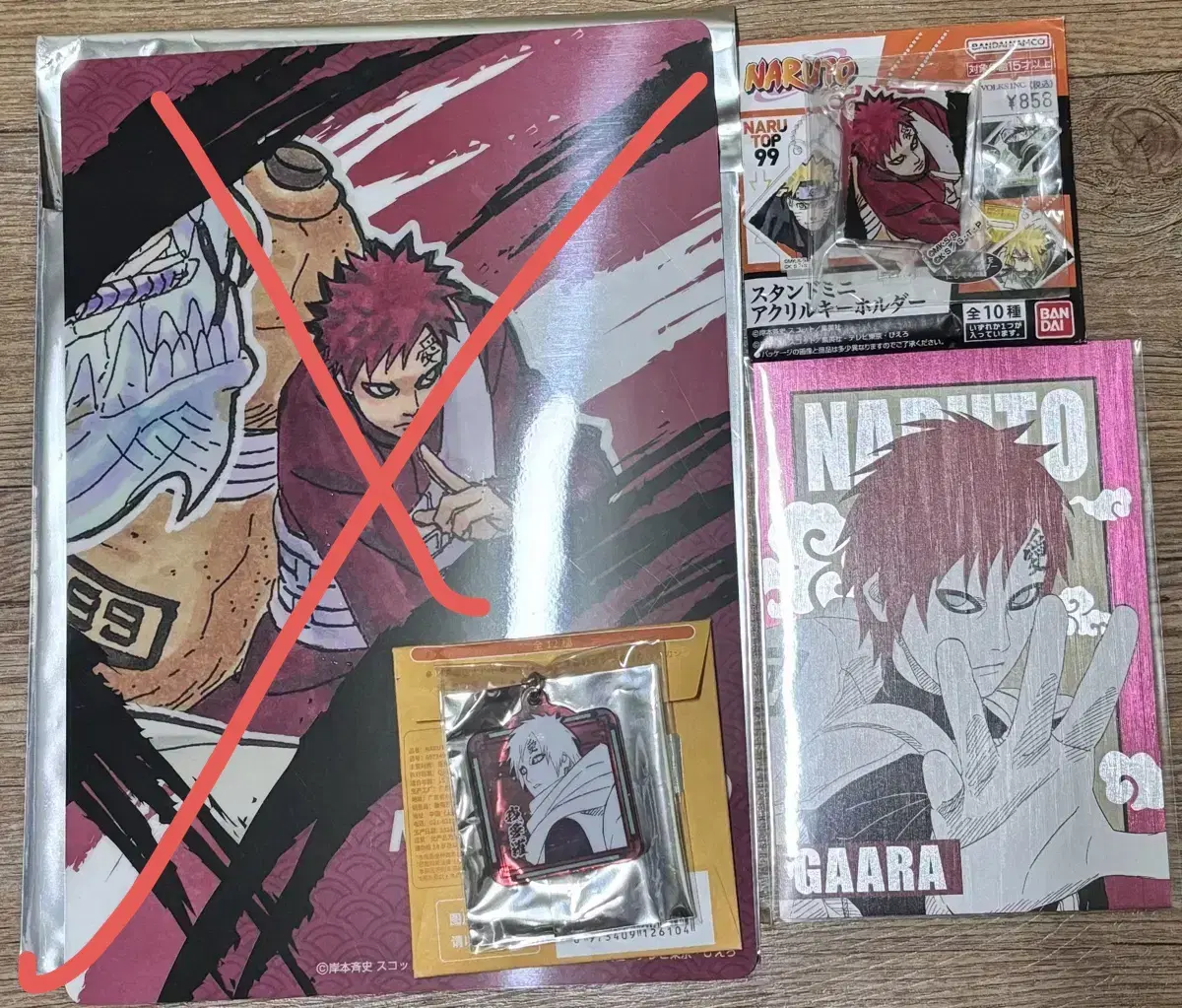 Naruto Top 99 Gaara acrylic postcard Keychains, etc.