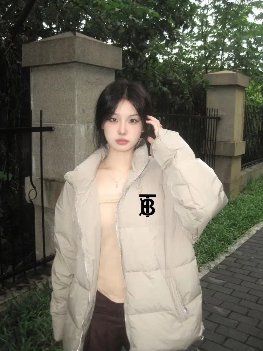 Burberry버버리 크림색 구스다운 베이커리 재킷 여성용 외투