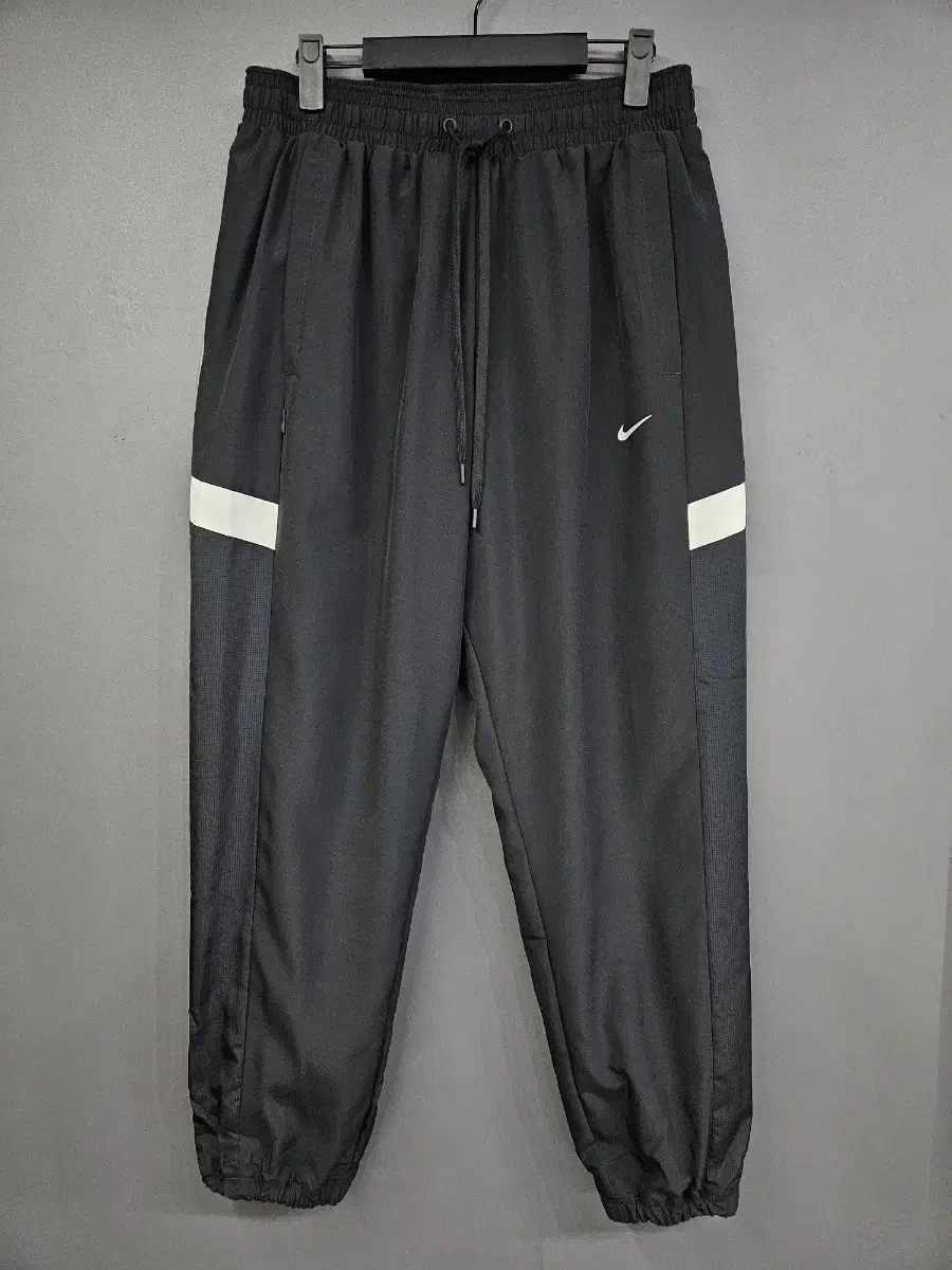 Nike Black Men's Waist 30-32 Banded Jogger Pants